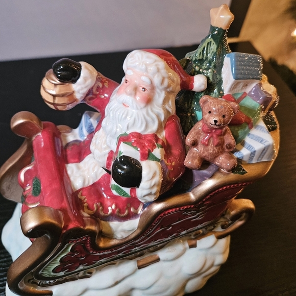 KIRKLAND Signature SANTA & SLEIGH with REINDEER CANDLE HOLDERS 2 PC Set Holidays - Picture 6 of 16